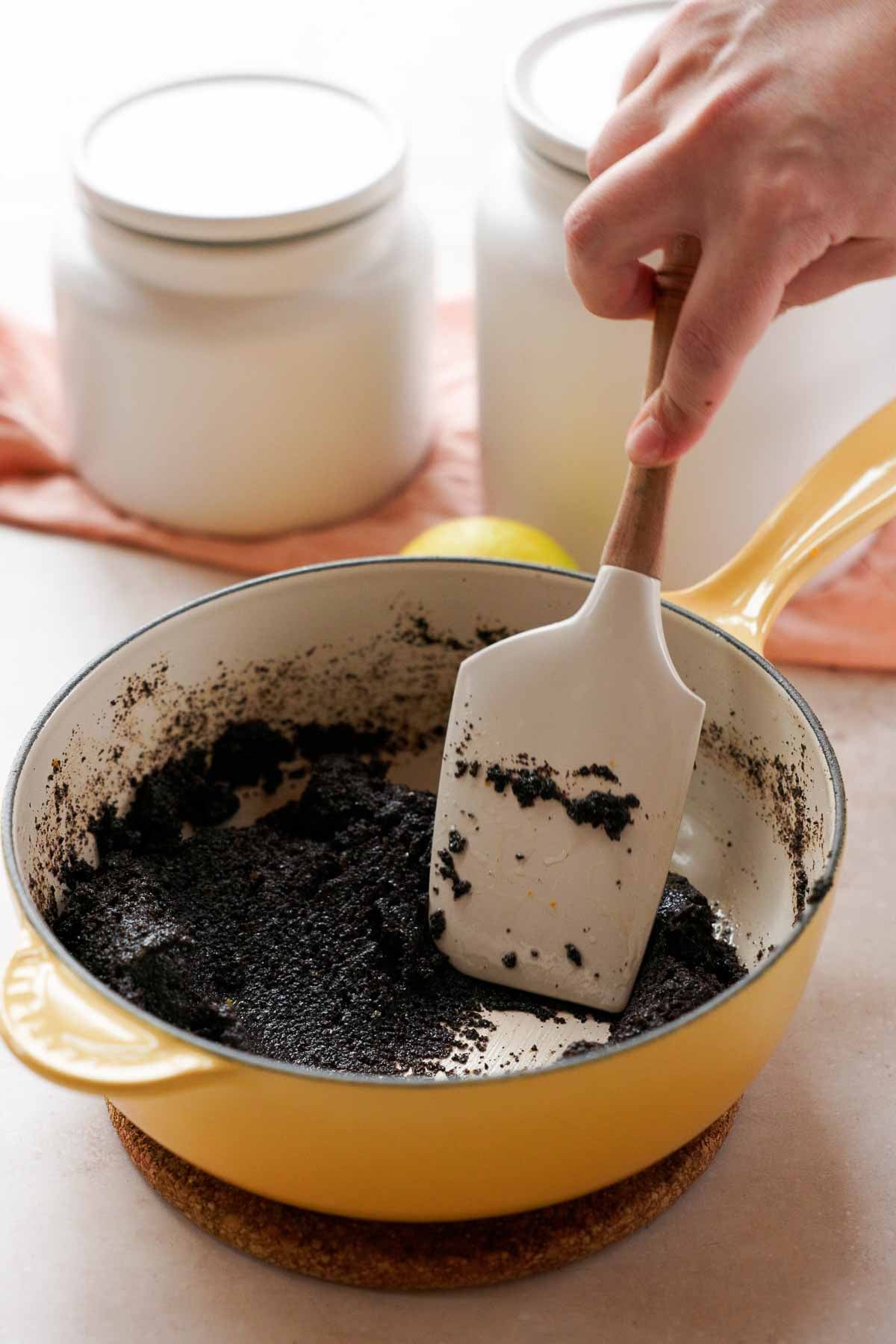 cooked poppy seed filling in saucepan